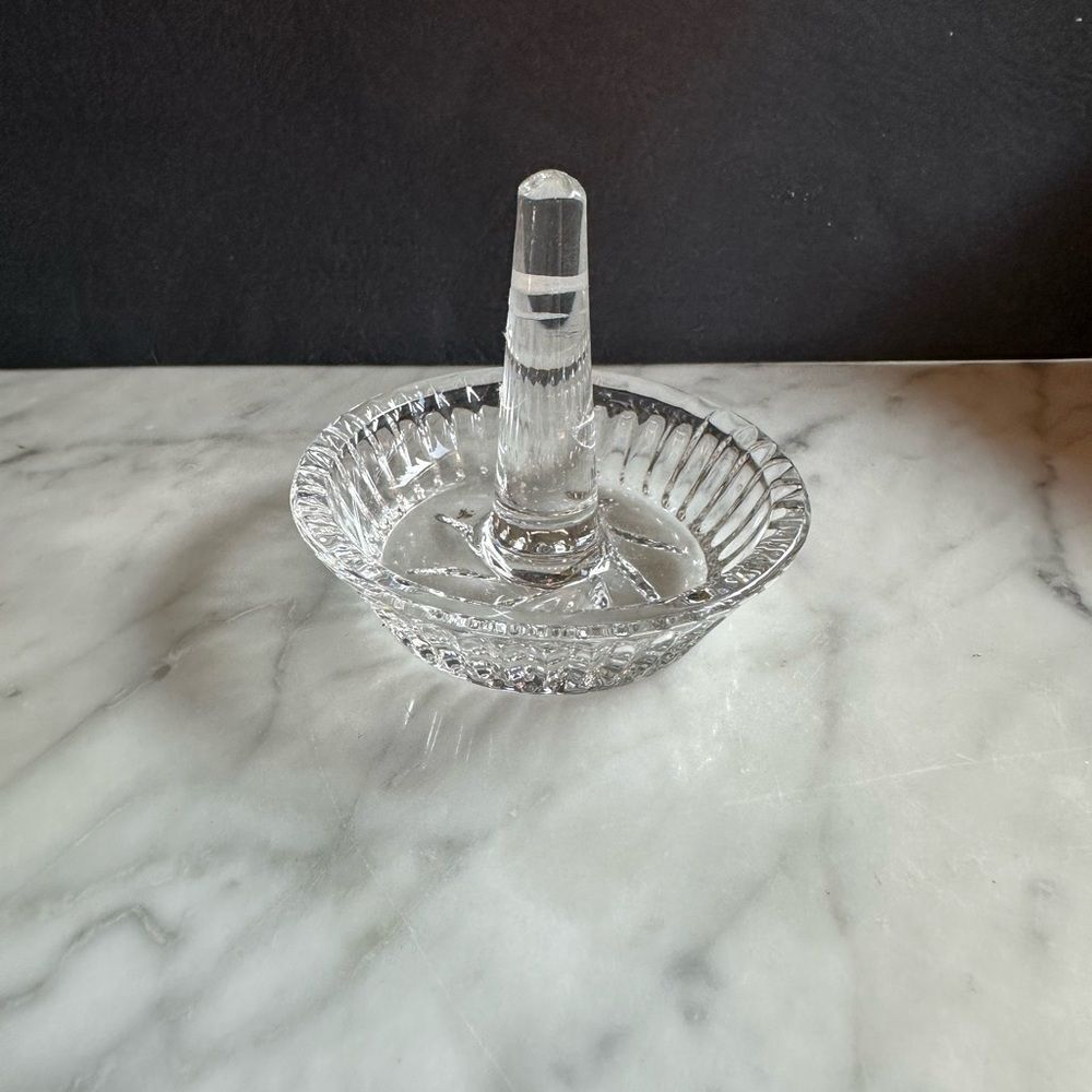 Glass ring holder